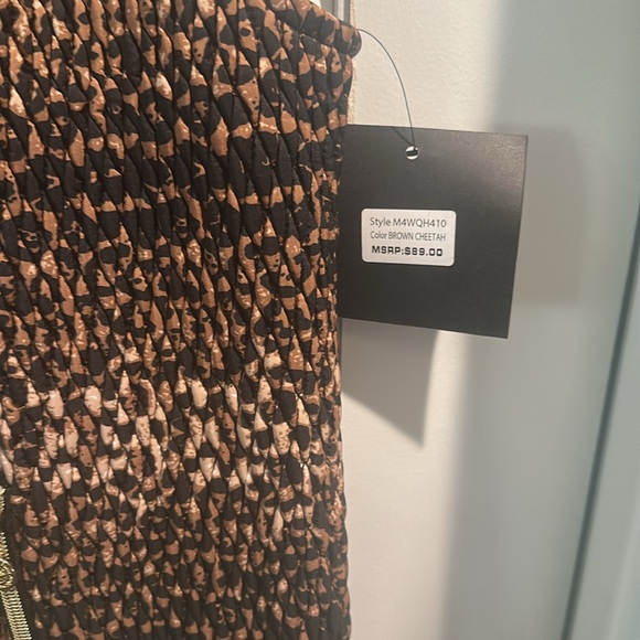 NWT Marc Jacob Quilted Winter Vest with zipped front pockets and zipped down. - Picture 4 of 6